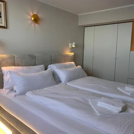 Wolke7 Bytilly - Im Skigebiet Gerlitzen Auf 1500m Seehöhe - Familienfreundliche 3 - Hallenbad Im Haus - Moderne Küche Mit Vollausstattung - Balkon - Traumhafte Aussicht über Ganz Kärnten - Himmlisch Bequeme Boxspringbetten * Treffen